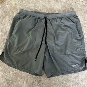 Nike Men's Athletic Shorts in Dark Gray